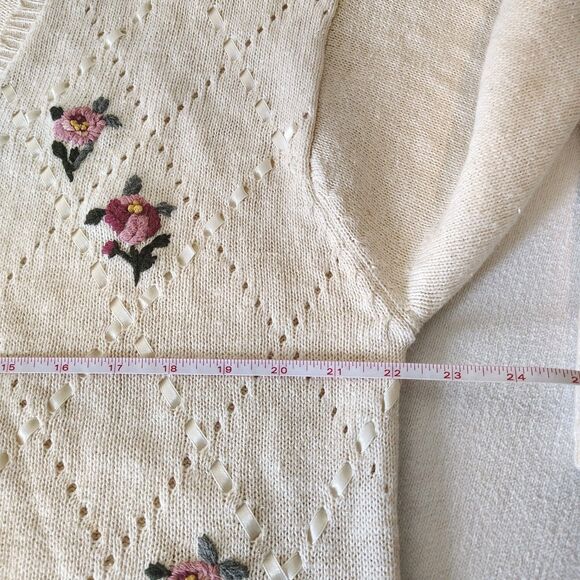 VTG Morsly Embroidered Cardigan Sweater L Ivory Ribbons Flowers Romantic Cottage - Picture 8 of 9